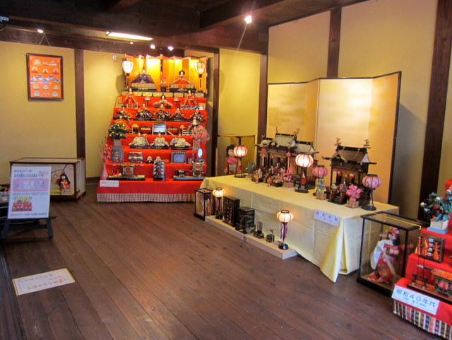 ひな人形展示